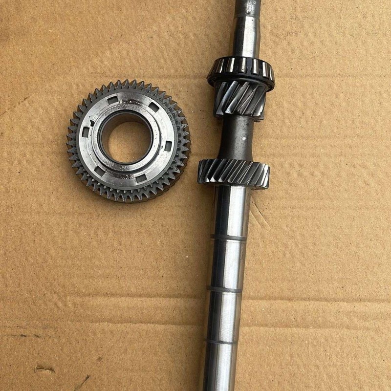 Ford Courier 6 İleri Prizdirek Mili Ve 2.Vites Dişli